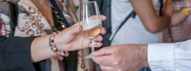 Inaugura la mostra con noi !